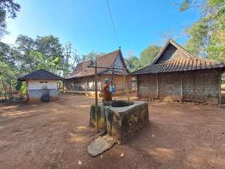 3 Rumah Adat Madura: Filosofi, Keunikan Arsitektur, dan Panduan Wisata Lengkap, Mas Bellboy