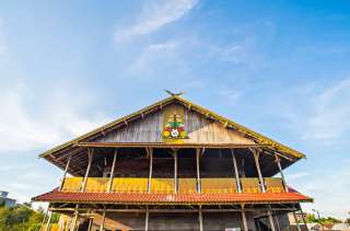 Mengenal 3 Rumah Adat Palangkaraya: Filosofi, Keunikan Arsitektur, dan Panduan Wisata Lengkap, Mas Bellboy