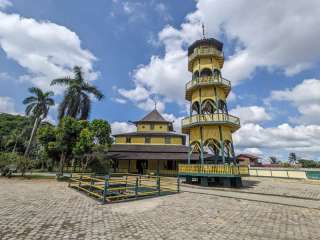 Mengenal 5 Rumah Adat Kalimantan Timur: Filosofi, Keunikan Arsitektur, dan Panduan Wisata Lengkap, Mas Bellboy