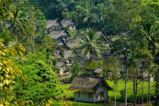 Mengenal 3 Rumah Adat Tasikmalaya: Filosofi, Keunikan Arsitektur, dan Panduan Wisata Lengkap, Mas Bellboy