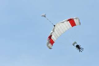 3 Spot Paralayang Padang: Cara Seru Menikmati City View dari Ketinggian, Mas Bellboy