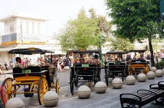 11 Pasar Tradisional Jogja Paling Ikonik untuk Pengalaman Wisata Autentik, Mas Bellboy