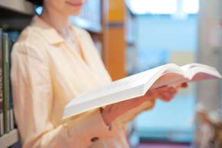 5 Perpustakaan di Solo: Dari Naskah Kuno Keraton hingga Ruang Baca Estetik Modern
, Mas Bellboy