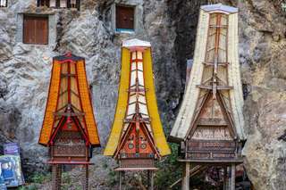 31 Suku-Suku di Pulau Sulawesi: Menelusuri Jejak Peradaban di Pulau Empat Jazirah, Mas Bellboy