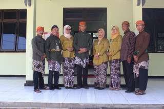 Snapshot Budaya: Pakaian Adat Kebumen dalam Sekilas , Mas Bellboy