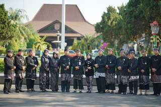 Snapshot Budaya: Pakaian Adat Pati dalam Sekilas, Mas Bellboy