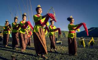 Mengenal Pakaian Adat Banyuwangi: Filosofi, Detail Material, dan Panduan Wisata Budaya Lengkap , Mas Bellboy