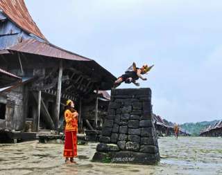 Mengenal Pakaian Adat Nias: Filosofi, Detail Material, dan Panduan Wisata Budaya Lengkap , Mas Bellboy