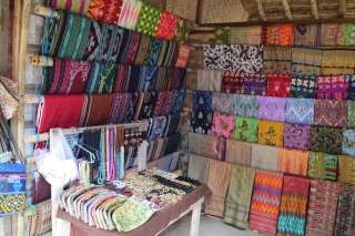  Mengenal Pakaian Adat Bima: Filosofi, Detail Material, dan Panduan Wisata Budaya Lengkap , Mas Bellboy