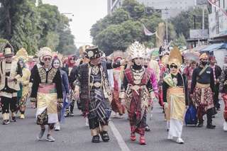 Mengenal Pakaian Adat Jember: Filosofi, Detail Material, dan Panduan Wisata Budaya Lengkap, Mas Bellboy