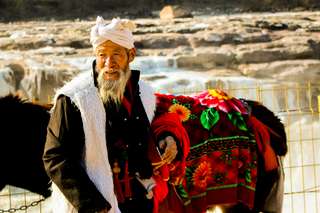 Mengenal Pakaian Adat Iran: Filosofi, Detail Material, dan Panduan Wisata Budaya Lengkap, Mas Bellboy