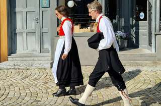 Mengenal Pakaian Adat Norwegia: Filosofi, Detail Material, dan Panduan Wisata Budaya Lengkap, Mas Bellboy