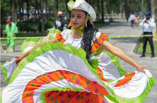 Mengenal Pakaian Adat Meksiko: Filosofi, Detail Material, dan Panduan Wisata Budaya Lengkap, Mas Bellboy