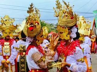 Mengenal Pakaian Adat Saibatin: Filosofi, Detail Material, dan Panduan Wisata Budaya Lengkap , Mas Bellboy