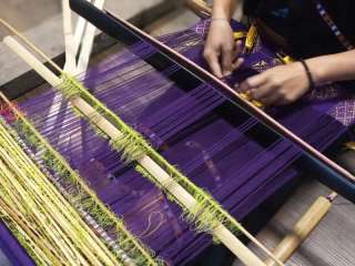 Mengenal Pakaian Adat Mataram: Filosofi, Detail Material, dan Panduan Wisata Budaya Lengkap , Mas Bellboy