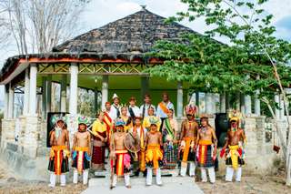 Mengenal Pakaian Adat Sumba Barat: Filosofi, Detail Material, dan Panduan Wisata Budaya Lengkap, Mas Bellboy