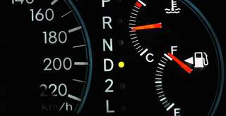 Wajib Tahu! 7 Penyebab Mobil Boros Bensin yang Sering Diabaikan Pemilik, Travel Bestie