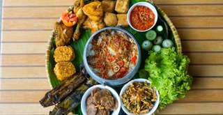 Kampung Muara Sunda, Restoran Khas Jawa Barat dengan Suasana Asri, Xperience Team