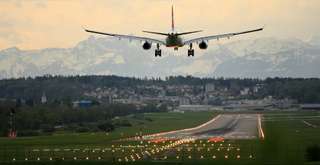Sudah Tahu? Bandara Ini Punya Landasan Pacu Terpanjang di Indonesia, Travel Bestie