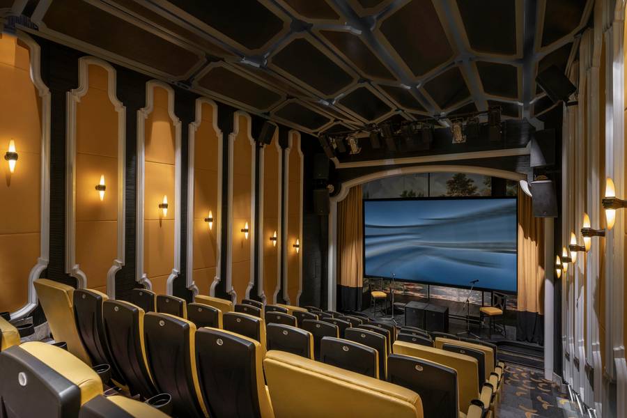 Summit Auditorium là không gian độc đáo nhất trong chuỗi phòng sự kiện tại khu nghỉ dưỡng, thích hợp cho các buổi hội nghị thuyết trình. 