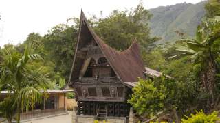 Bagas Godang: Menyingkap Kewibawaan Raja dan Kearifan Arsitektur Suku Mandailing, Mas Bellboy