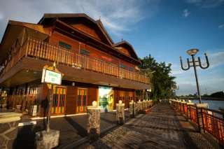 Rumah Bubungan Tinggi: Menyingkap Keanggunan Arsitektur dan Falsafah Hidup Suku Banjar, Mas Bellboy