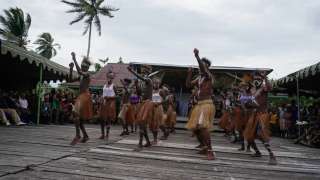 Tombak Asmat: Menyingkap Filosofi, Sejarah, dan Rahasia Seni Tempa Suku Asmat, Mas Bellboy