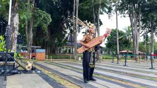 Menelusuri Jejak Estetika dan Filosofi: Daftar Tarian Tradisional Kalimantan Barat yang Mendunia, Mas Bellboy