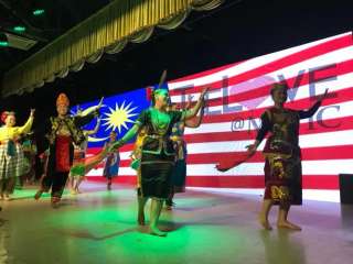 Menelusuri Jejak Estetika dan Filosofi: Daftar Tarian Tradisional Malaysia yang Mendunia, Mas Bellboy