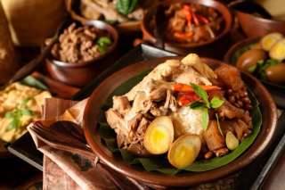 Daftar Makanan Khas Malioboro yang Wajib Dicicipi, Mas Bellboy
