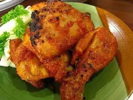 Menjelajahi Cita Rasa Nusantara: Daftar Makanan Khas Kalimantan Timur yang Wajib Dicicipi, Mas Bellboy