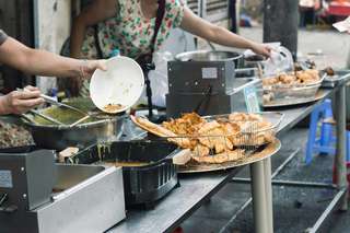 10 Rekomendasi Kuliner Pasar Minggu Legendaris: Surga Makanan Jakarta Selatan 2026, Traveloka Xperience