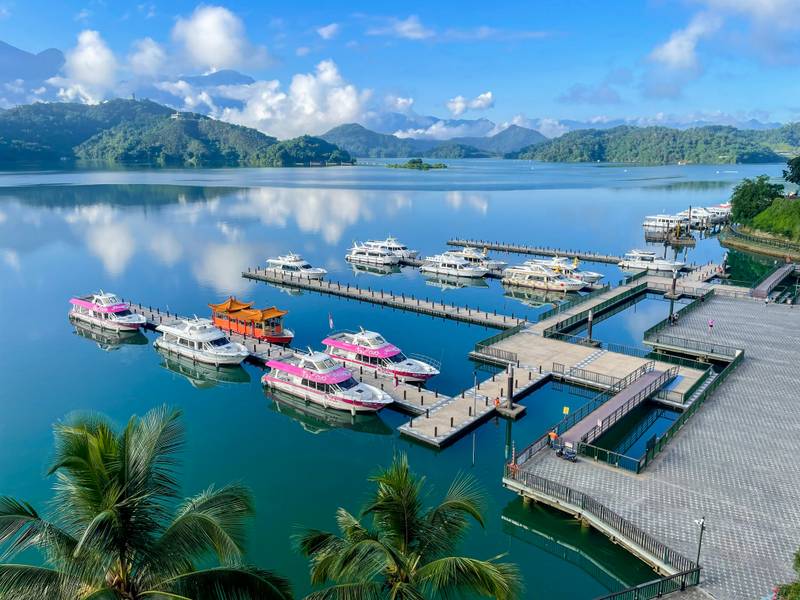 ล่องเรือชมทะเลสาบ Sun Moon Lake