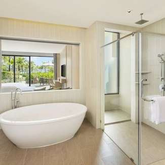 Le Méridien Khao Lak Resort & Spa
