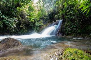 Curug Aseupan: Primadona Wisata Alam yang Unik di Parongpong Bandung, Waktu baca 2 menit