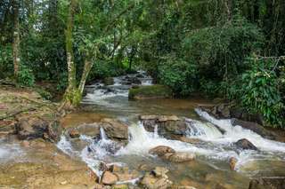 Pesona Curug Jompong dan Rekomendasi Hotel Terbaik di Sekitarnya, Mas Bellboy
