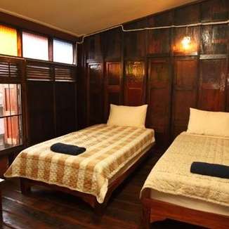 Baan Are Gong Riverside Homestay 