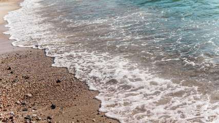 Pantai Larangan Tegal: Daya Tarik, Akses, dan Harga Tiket Terbaru, Mas Bellboy