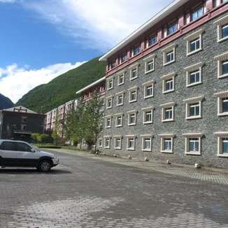 Dagu Glacier Hotel
