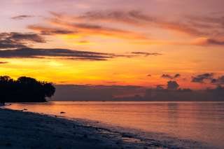 Menikmati Liburan Santai di Pantai Legon Prima Anyer, Serang, Waktu baca 4 menit