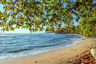 Pantai Ngurtafur Maluku: Lokasi, Harga Tiket Masuk, dan Daya Tariknya, Mas Bellboy