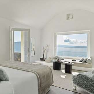 Canaves Oia Suites
