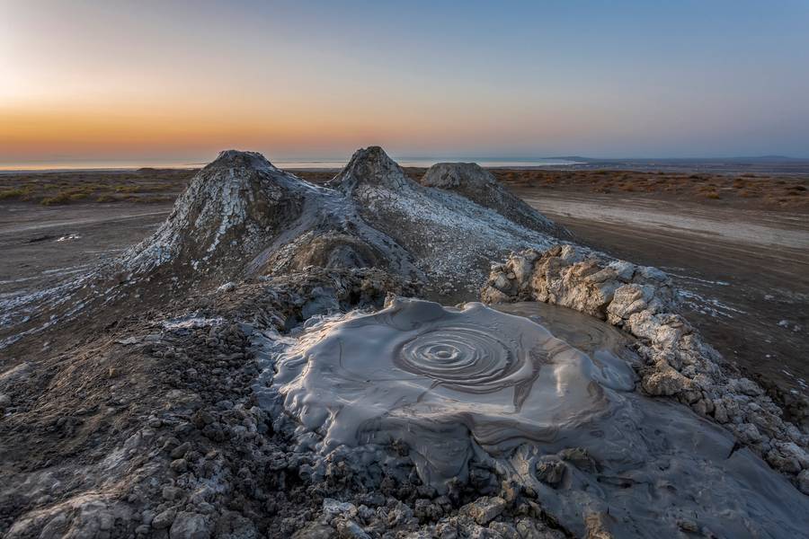 ภูเขาไฟโคลน (Mud Volcano)
