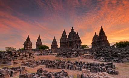 7 Best Historical Sites in Indonesia: From Borobudur to Uluwatu, Traveloka Xperience