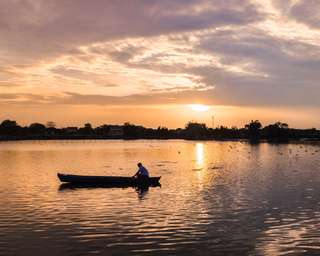 Danau Ayamaru, Danau Jernih dengan Panorama Memikat di Papua Barat Daya, Waktu baca 4 menit