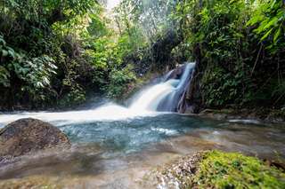 Curug Tujuh Cibolang: Lokasi, Tiket, Daya Tarik dan Tips Wisata, Waktu baca 4 menit