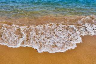 Pantai Pede: Daya Tarik, Rute, dan Harga Tiket Terbaru, Waktu baca 5 menit