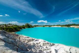 Serunya Healing di Danau Biru Panca Jaya dan Rekomendasi Hotel Terdekat, Waktu baca 4 menit