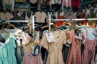 Pratunam Market Bangkok: The Ultimate Guide to Thailand's Famous Wholesale Fashion Market, 3 min read