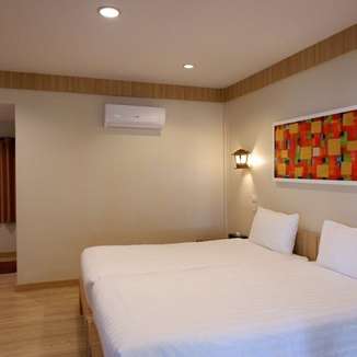 Uthai River Lake Resort (อุทัย ริเวอร์ เลค รีสอร์ท)